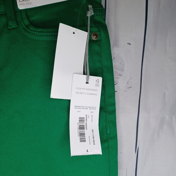 Liz Claiborne Sara Mid-Rise Crop Pants - Picture 4 of 14